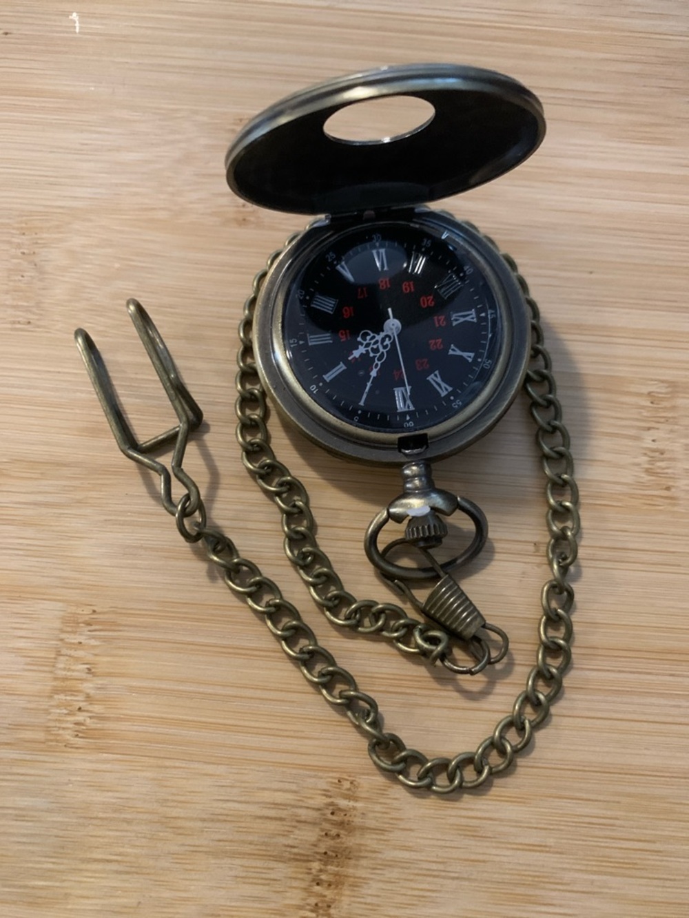 New Antique-Style Brass Pocket Watch with Chain - Black Dial